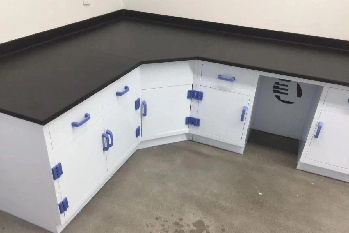 PP Lab table