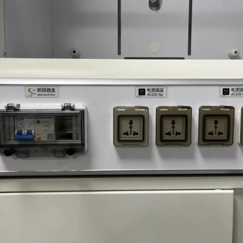 Standard Fume Hood ( VENTURI)