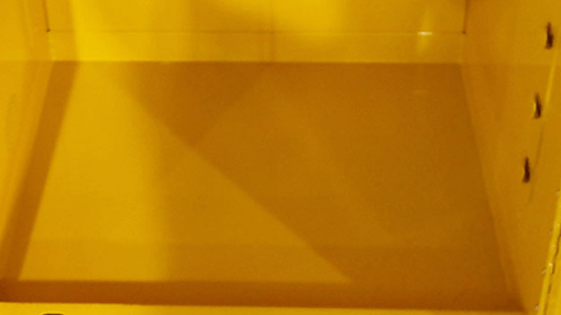Leak-proof liquid tank