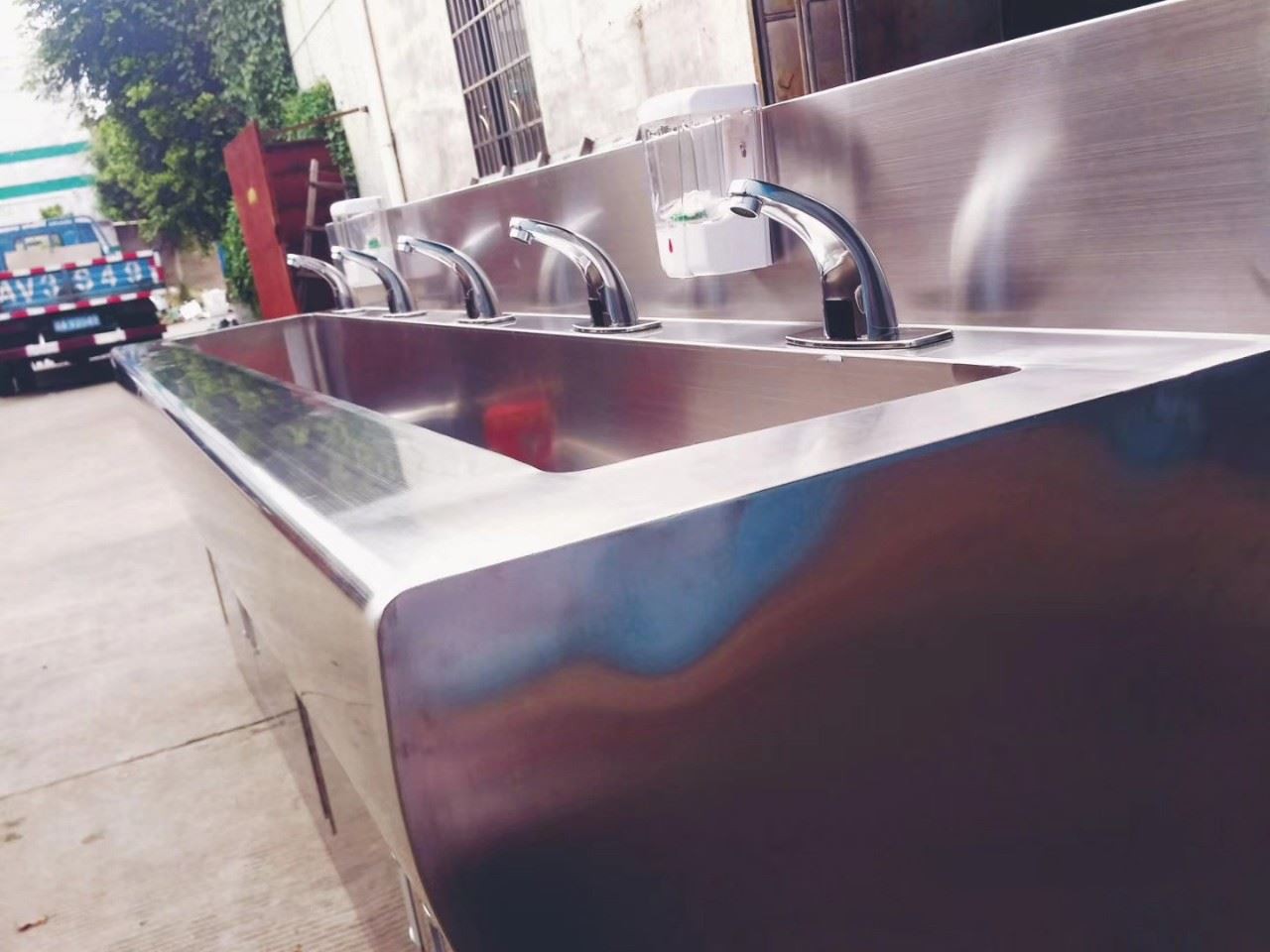 304 Stainless Steel Corner Medical Wash Basin Single and Double for Hospital